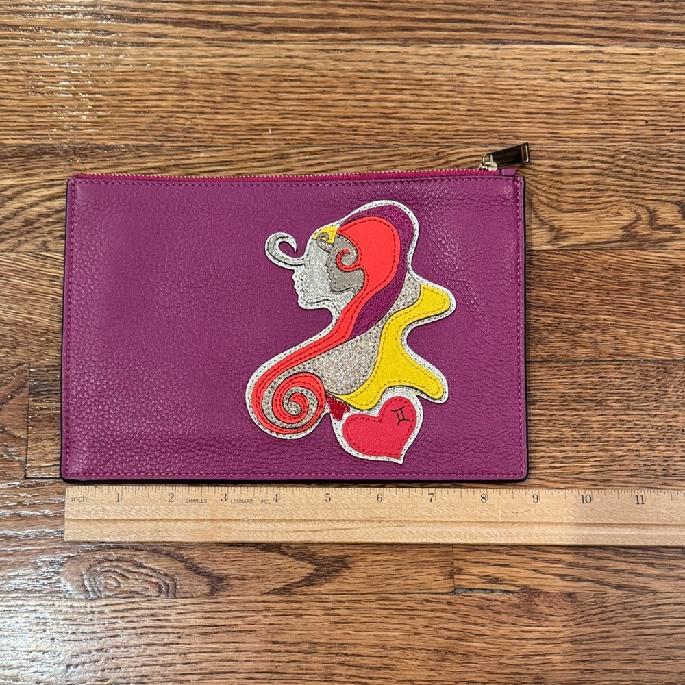 Diane Von Furstenberg NWOT Magenta Leather Clutch with Artistic Design - Picture 3 of 4